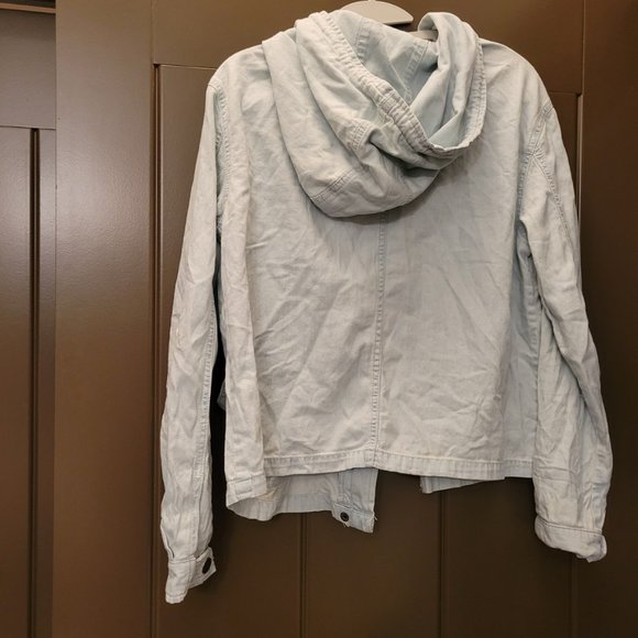 BDG Urban Outfitters Distress Light Denim Jacket - Medium - Picture 3 of 3